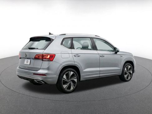 Used 2026 Volkswagen Taos SE AWD/4WD image 9