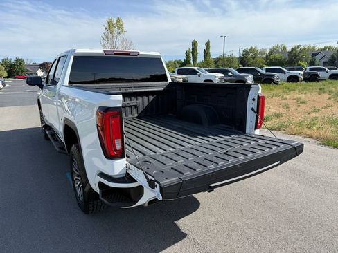 Used 2020 GMC Sierra 1500 AT4 w/ Off-Road Performance Package AWD/4WD image 13