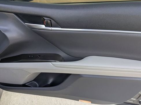 Used 2021 Toyota Camry XLE image 34