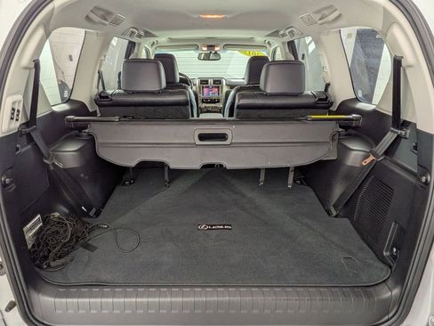 Used 2017 Lexus GX 460 Luxury w/ Preferred Accessory Package AWD/4WD image 27