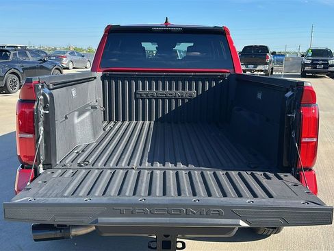 Used 2025 Toyota Tacoma SR5 AWD/4WD image 34