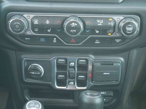Used 2023 Jeep Wrangler Unlimited w/ Cold Weather Group AWD/4WD image 8