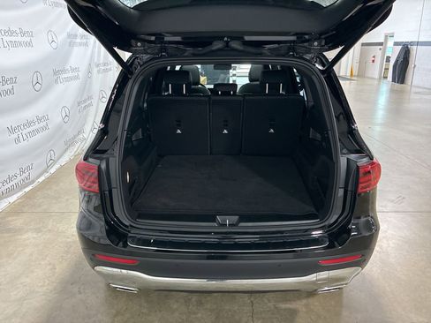 Used 2025 Mercedes-Benz GLB 250 4MATIC image 5