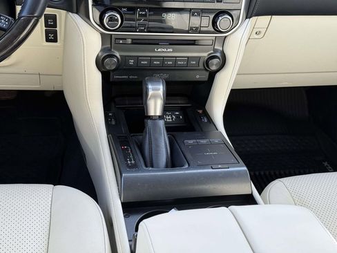 Used 2023 Lexus GX 460 Luxury w/ Sport Design Package image 19