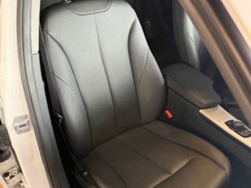 Used 2018 BMW 320i xDrive Sedan image 13