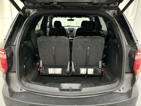 Used 2017 Ford Explorer XLT w/ Equipment Group 201A image 22