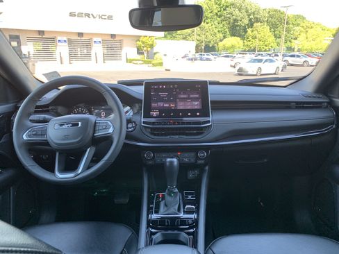 Used 2023 Jeep Compass Latitude w/ Sun and Sound Group AWD/4WD image 30