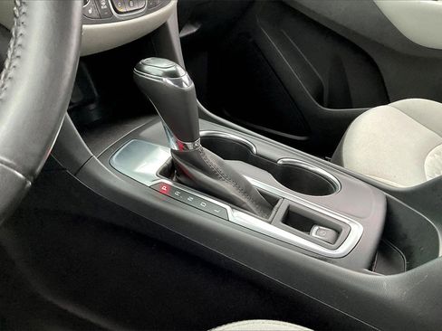 Used 2018 Chevrolet Equinox LT image 21