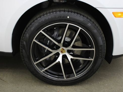 New 2026 Porsche Macan image 15