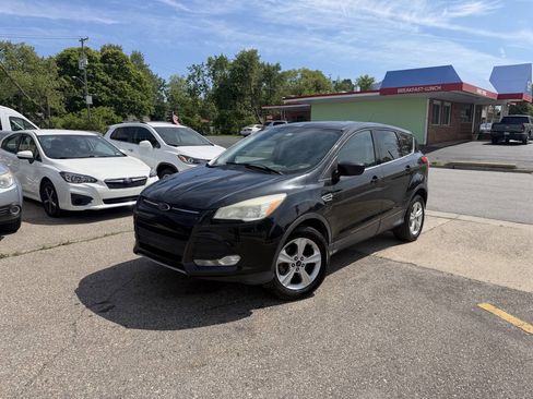 Used 2014 Ford Escape SE FWD image 2