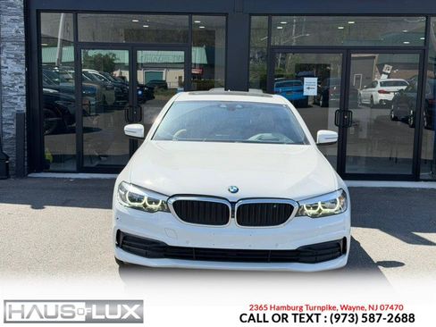 Used 2019 BMW 530i xDrive w/ Convenience Package AWD/4WD image 4