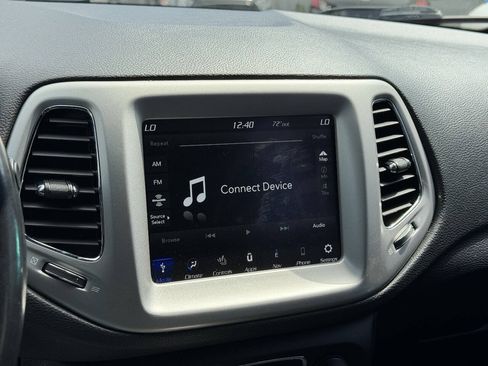 Used 2021 Jeep Compass Latitude AWD/4WD image 23