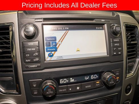 Used 2017 Nissan Titan PRO-4X AWD/4WD image 13