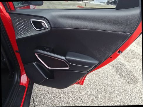 Used 2024 Kia Soul LX w/ Option Group 015 image 17