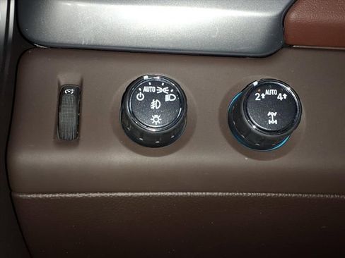 Used 2018 Chevrolet Tahoe Premier image 22