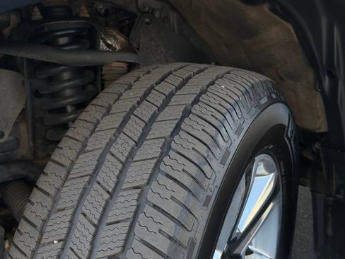 Used 2018 Toyota Tacoma Limited image 11