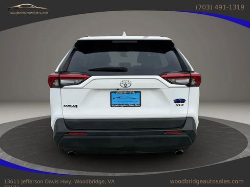Used 2021 Toyota RAV4 XLE image 5