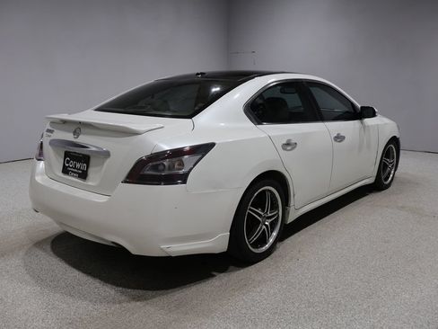 Used 2013 Nissan Maxima 3.5 SV w/ Premium Pkg FWD image 2