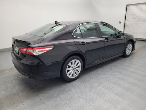 Used 2019 Toyota Camry LE image 10