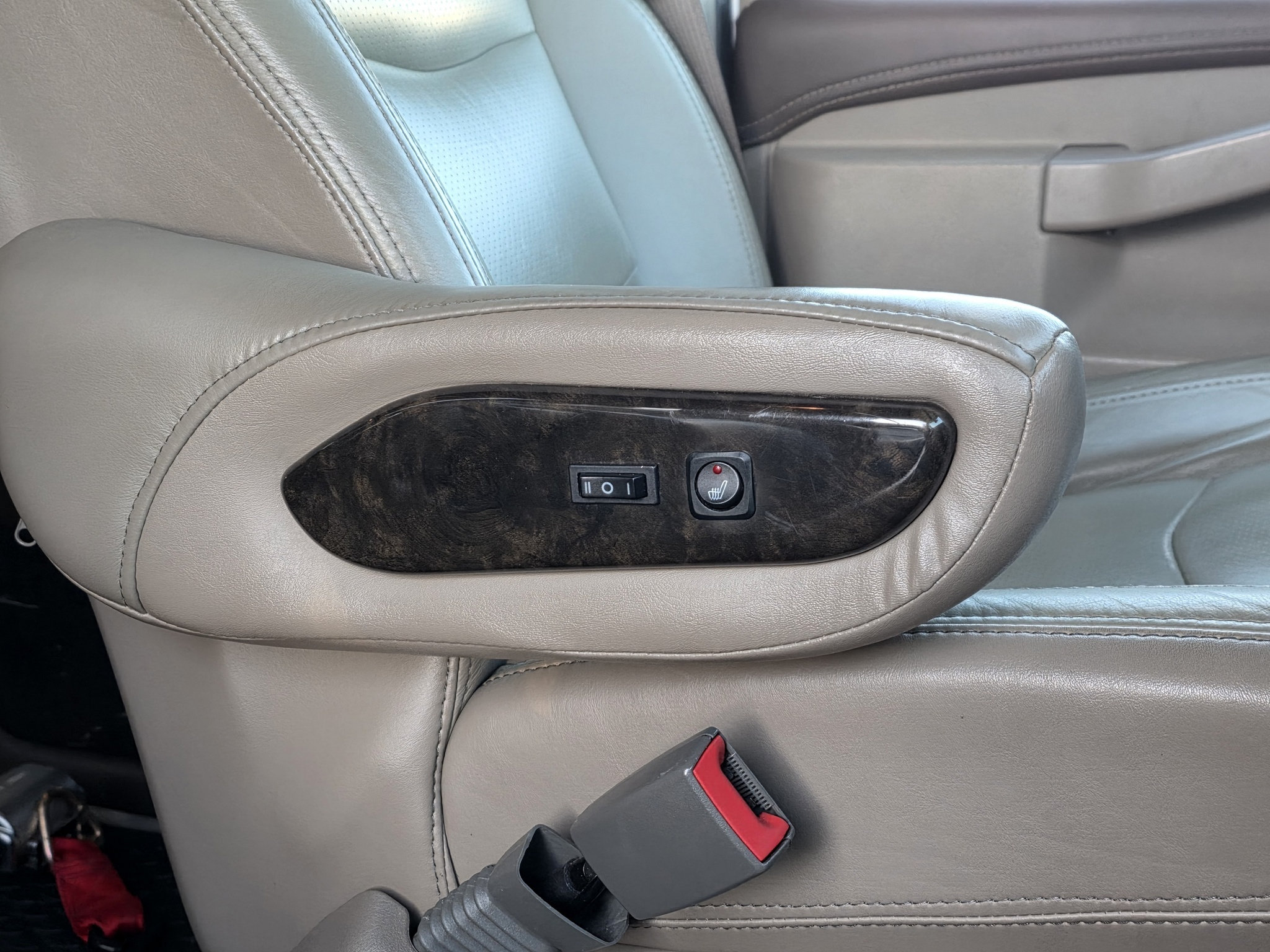 Used 2020 Chevrolet Express 2500 Extended w/ Enhanced Convenience Package RWD image 16
