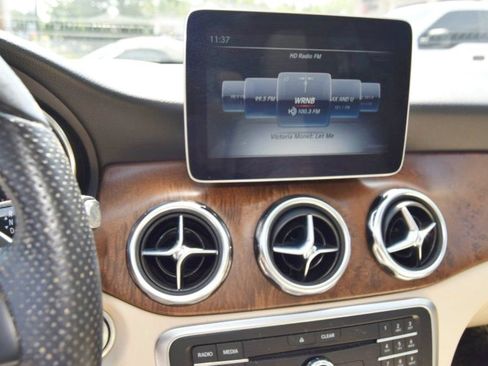 Used 2019 Mercedes-Benz GLA 250 4MATIC image 25