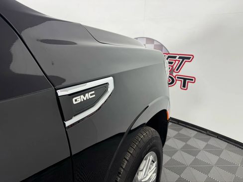 Used 2022 GMC Yukon XL SLT image 34