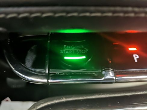 Certified 2022 Lincoln Nautilus AWD w/ Premium Package image 22