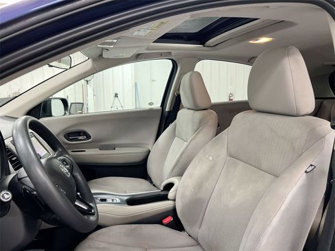 Used 2016 Honda HR-V EX image 19