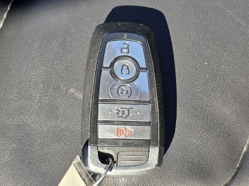 Used 2022 Ford Explorer XLT w/ Equipment Group 202A image 34