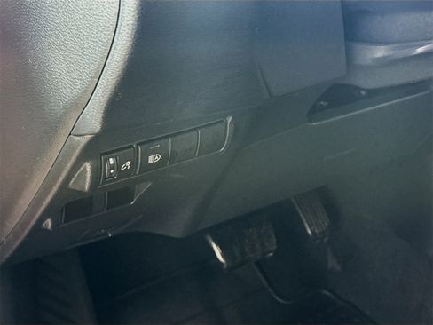 Certified 2023 Toyota Corolla Cross LE w/ Moonroof Package image 8