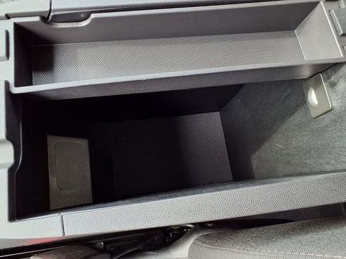 Used 2024 Chevrolet Equinox LT FWD image 56