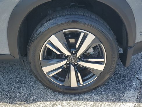 Certified 2023 Nissan Rogue SL w/ SL Premium Package image 9