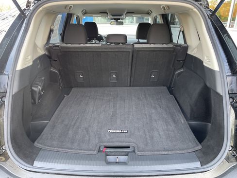 Used 2021 Nissan Rogue SV image 38