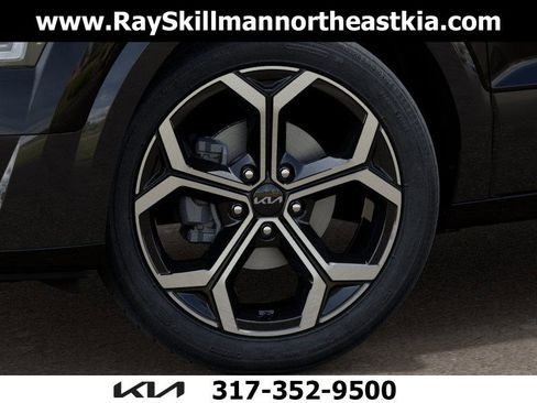 New 2025 Kia Niro EX Touring image 9