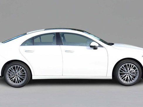 Used 2025 Mercedes-Benz CLA 250 CLA 250 image 4