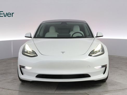 Used 2023 Tesla Model 3 Performance image 3