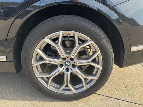 Used 2021 BMW X7 xDrive40i w/ Premium Package image 9