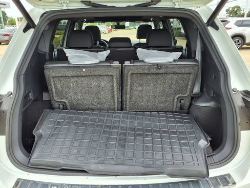 Used 2019 Volkswagen Tiguan S FWD image 23