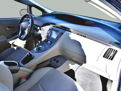 Used 2012 Toyota Prius Two image 23