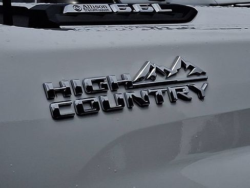 Used 2025 Chevrolet Silverado 2500 High Country AWD/4WD image 27