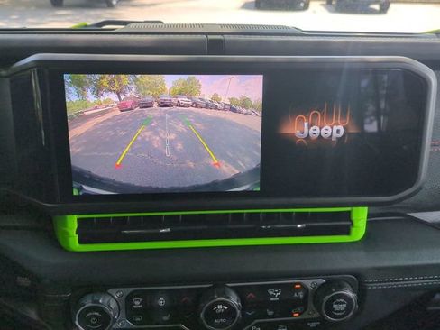 Used 2024 Jeep Wrangler Unlimited Rubicon w/ Safety Group AWD/4WD image 21