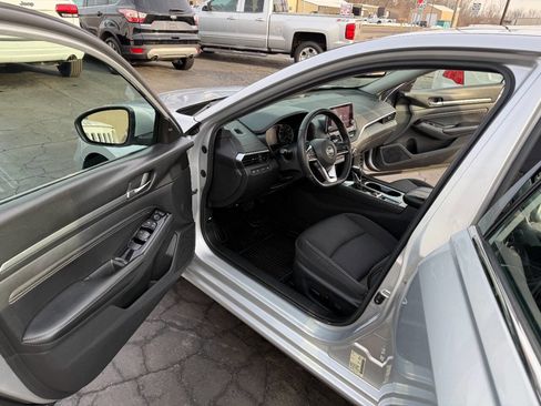 Used 2020 Nissan Altima 2.5 SV image 11