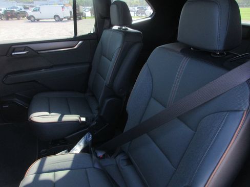 New 2026 GMC Acadia AT4 AWD/4WD image 12