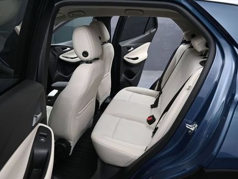 Used 2025 Buick Encore GX Preferred FWD image 9