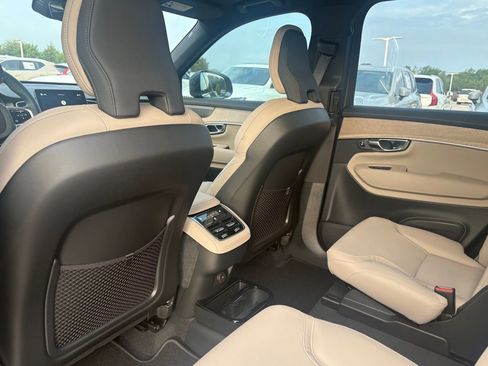 New 2026 Volvo XC90 B6 Plus w/ Protection Package Premier image 22