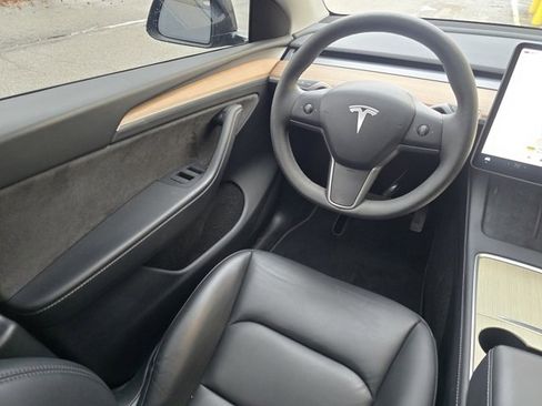 Used 2024 Tesla Model Y Long Range image 23