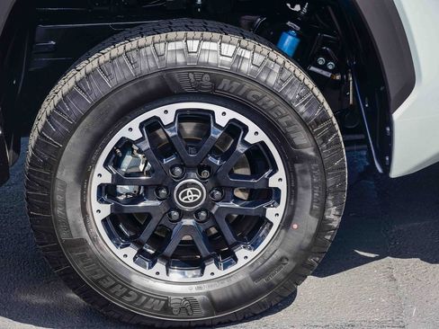 Certified 2026 Toyota Tundra SR5 w/ TRD Off-Road Package AWD/4WD image 9