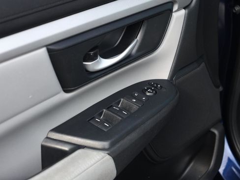 Used 2017 Honda CR-V LX image 13