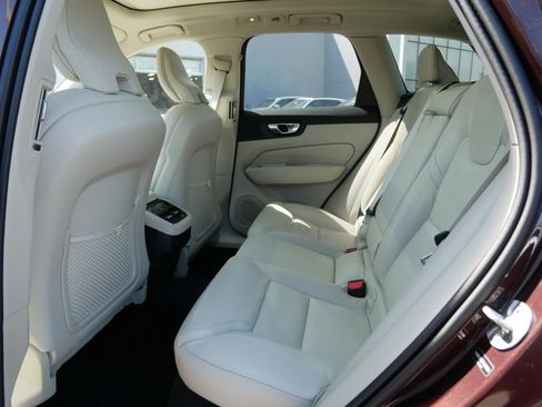 New 2026 Volvo XC60 B5 Ultra w/ Climate Package AWD/4WD image 6
