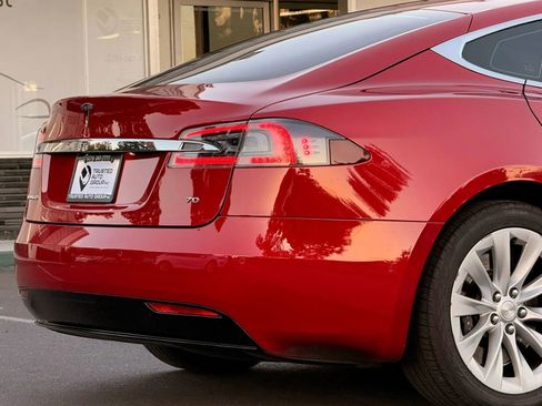 Used 2016 Tesla Model S 70 RWD image 9